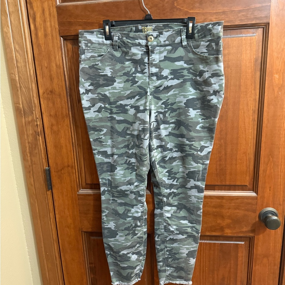 True Craft Camouflage Skinny Jeans